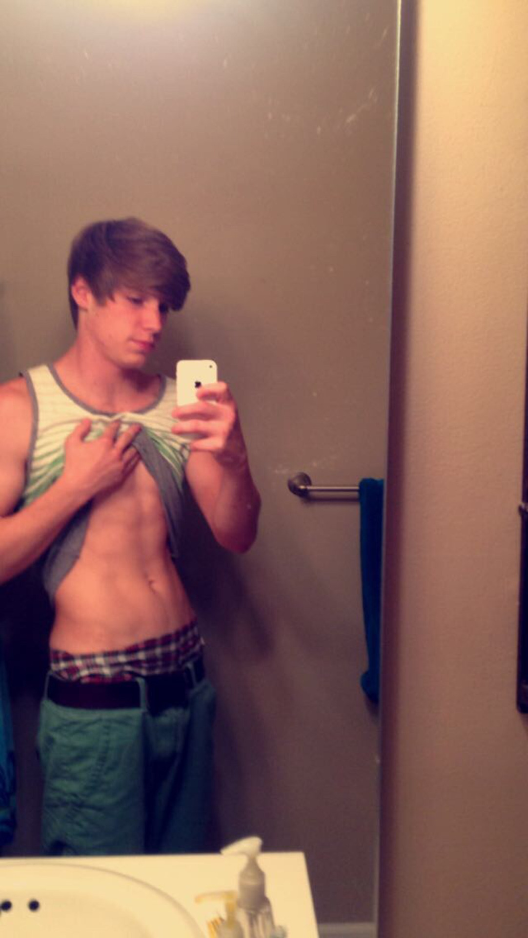 Sexy Twink Selfie